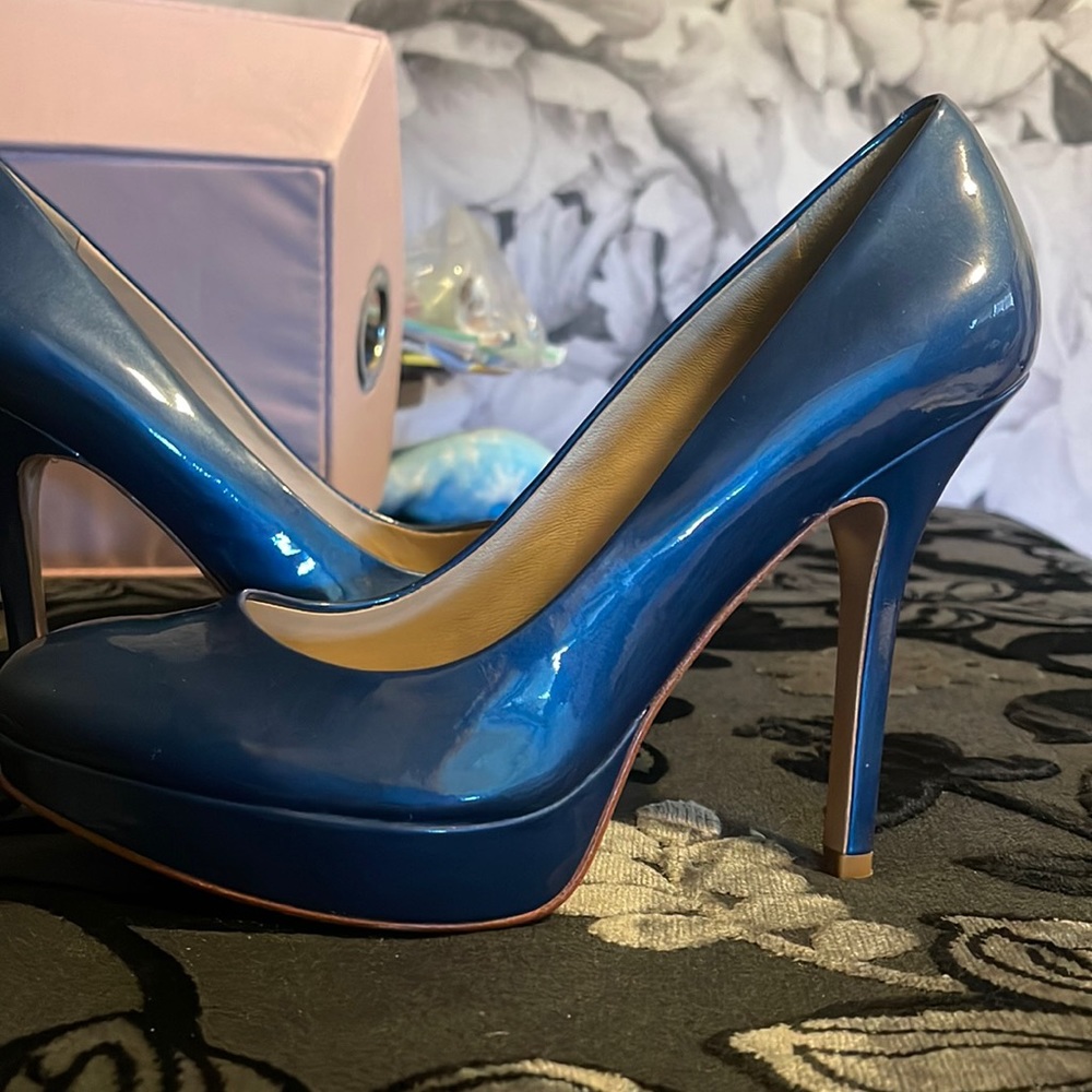 Beautiful blue heels! Joan and David worn once! Size 8